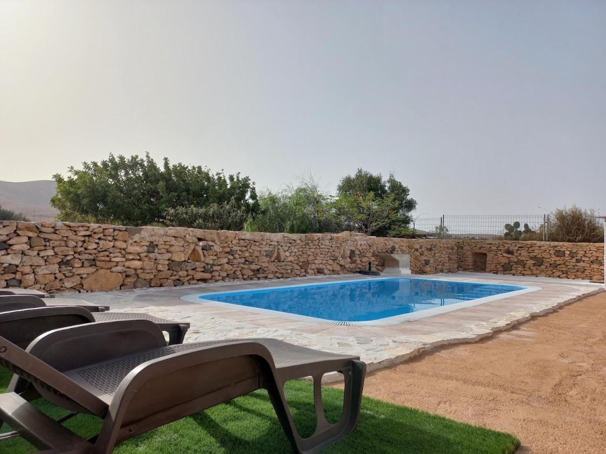 Encantadora Casita Con Molino Y Piscina Antigua  Exterior photo